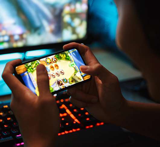 Why Should an Online Gaming Company Use Cross-Platform Game Development?